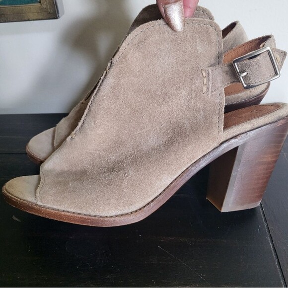 Frye Courtney Ash Tan Suede Heels Bootie Open Toe Heel Women 9B - Picture 1 of 10